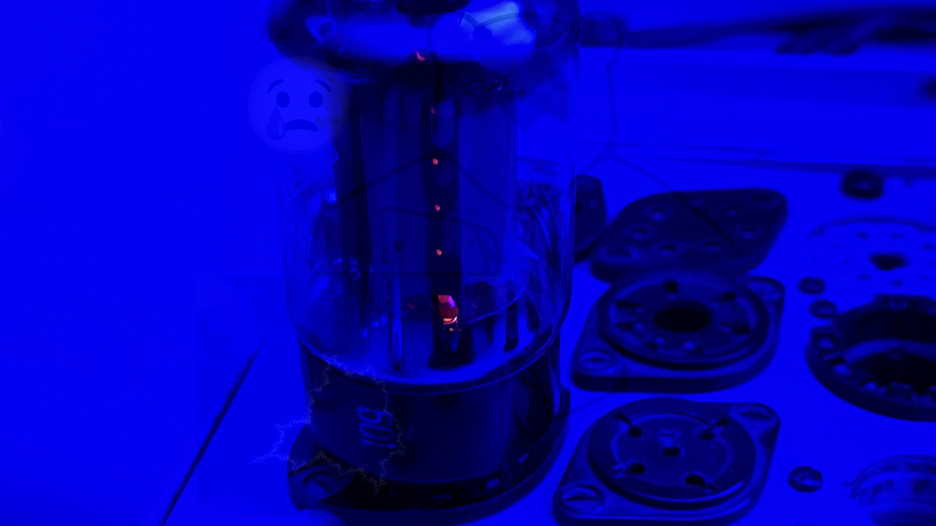 Röhre EZ150 #6929 (Schmale Kolbenausführung) In Betrieb Bild 1