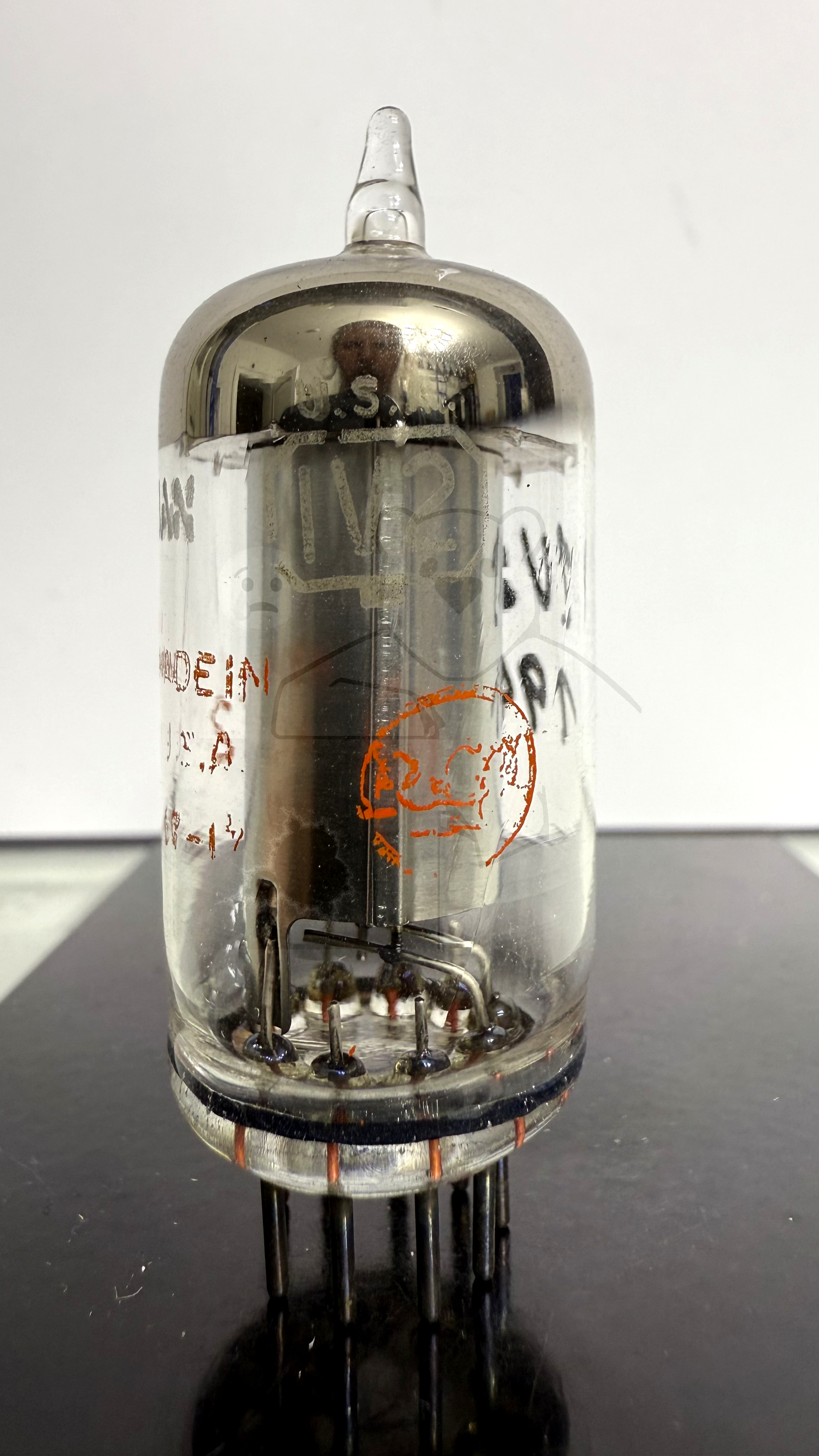 Röhre 1V2 #1945 Bild 1
