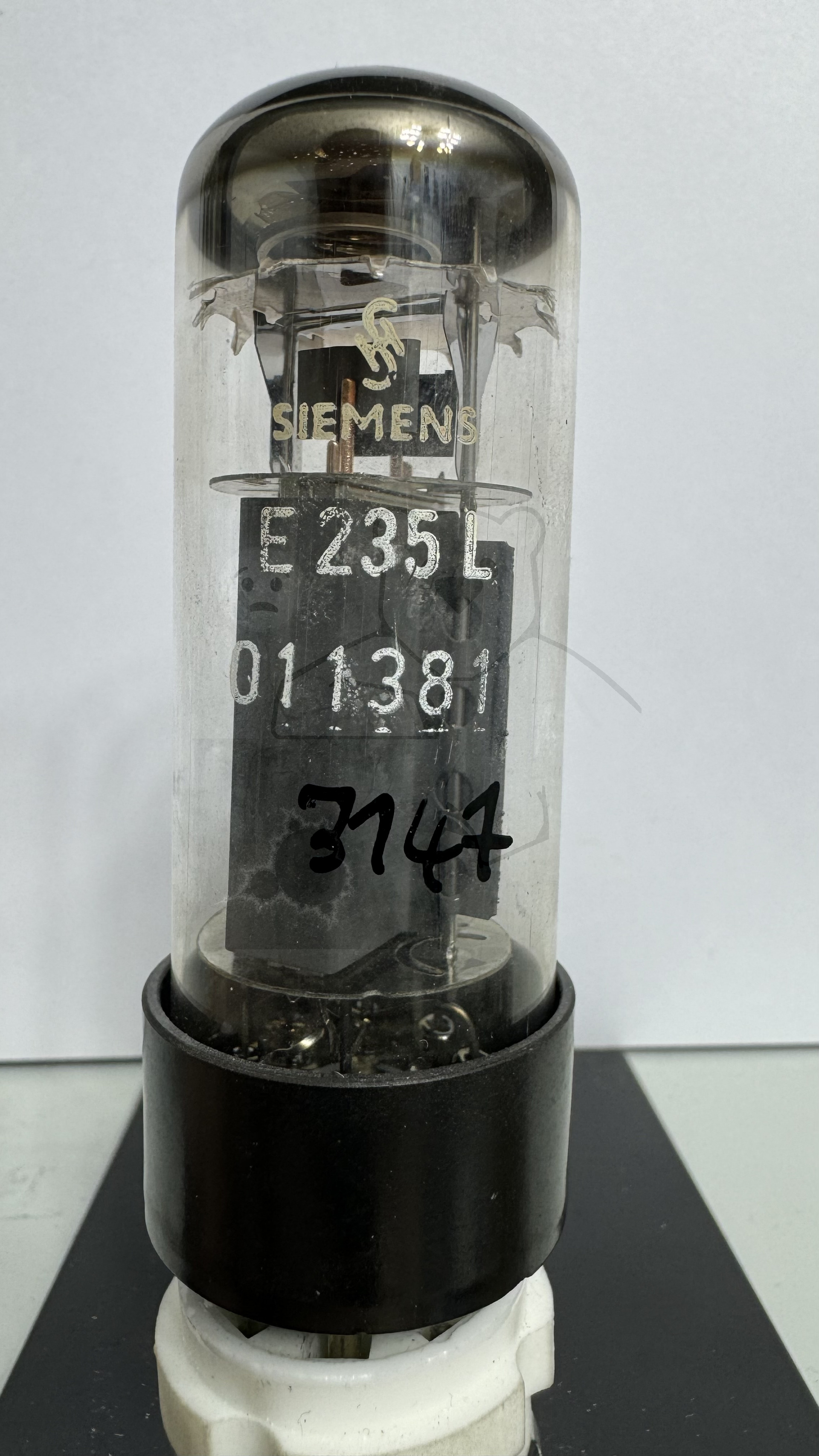 Röhre E235L #3147 Bild 1