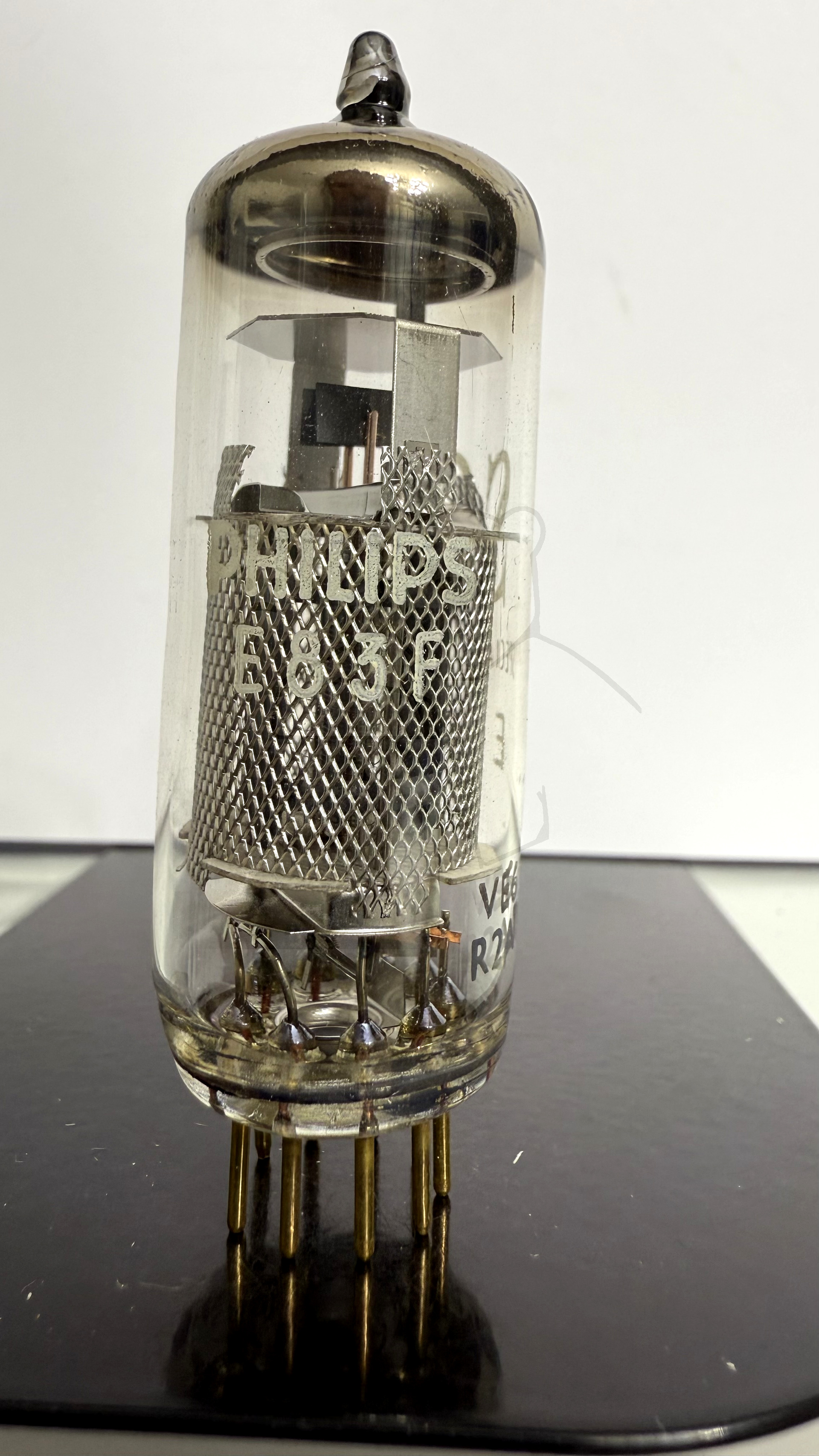 Röhre E83F #3843 Bild 1