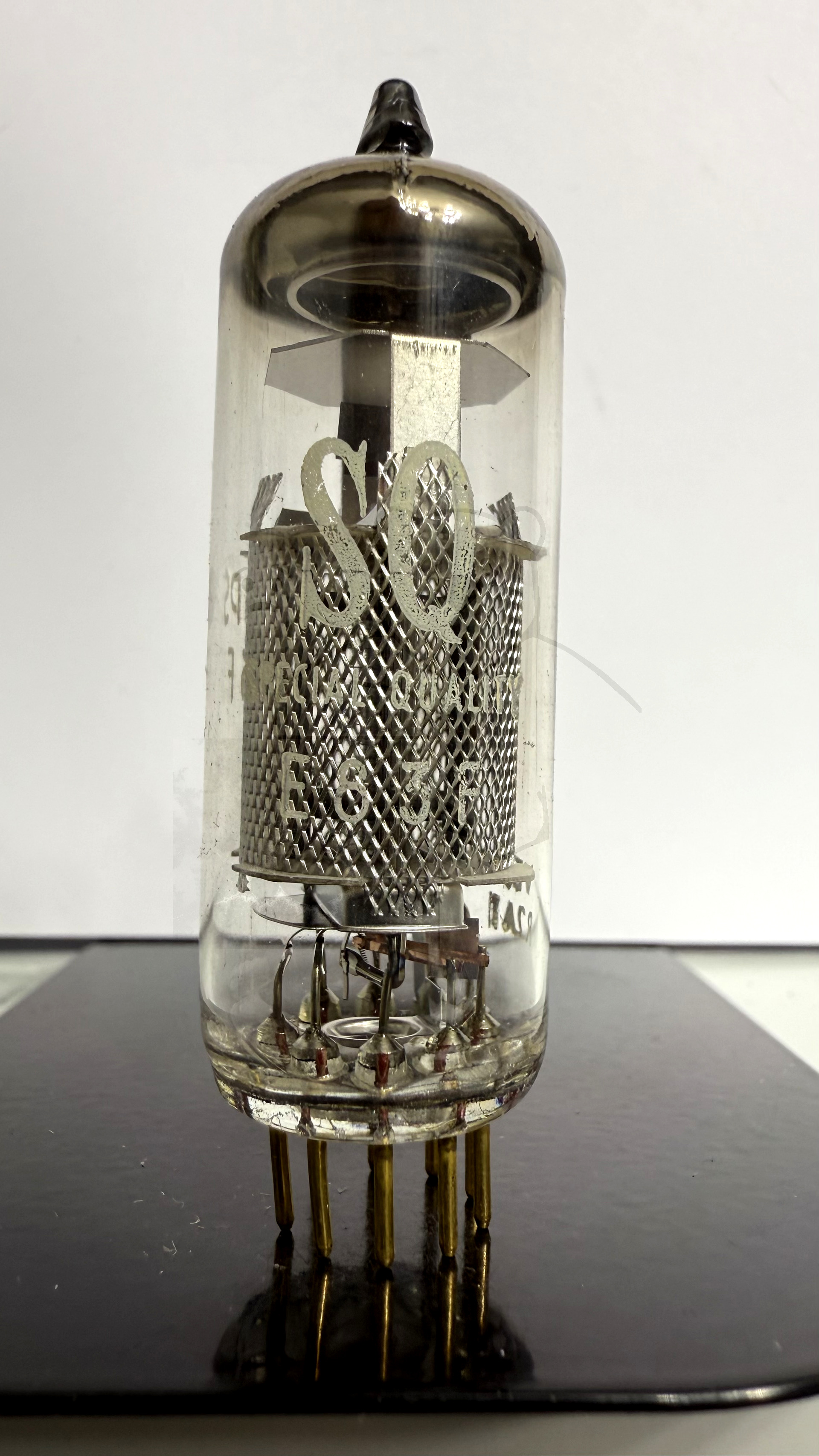 Röhre E83F #3881 Bild 1