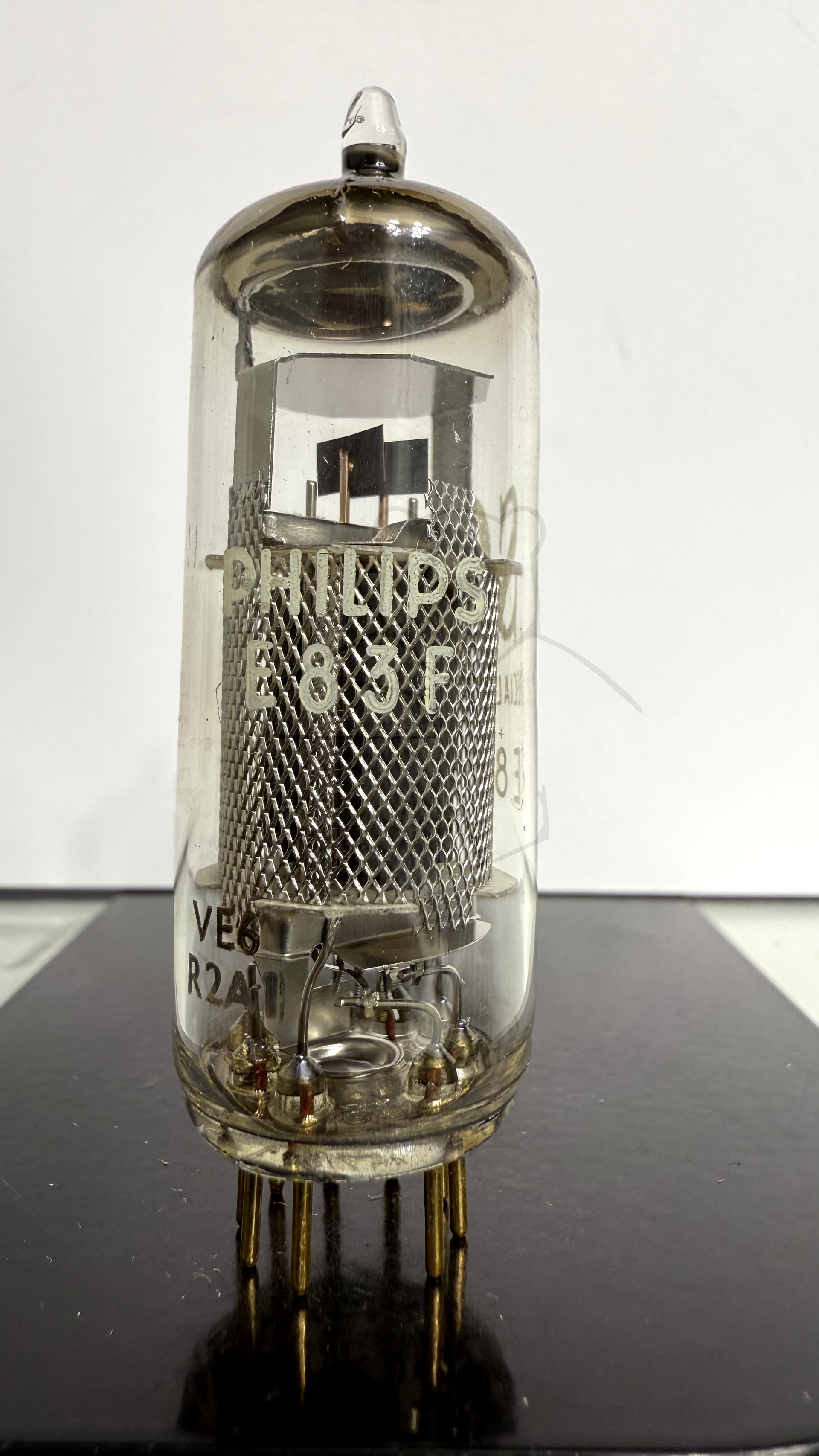 Röhre E83F #3884 Bild 1