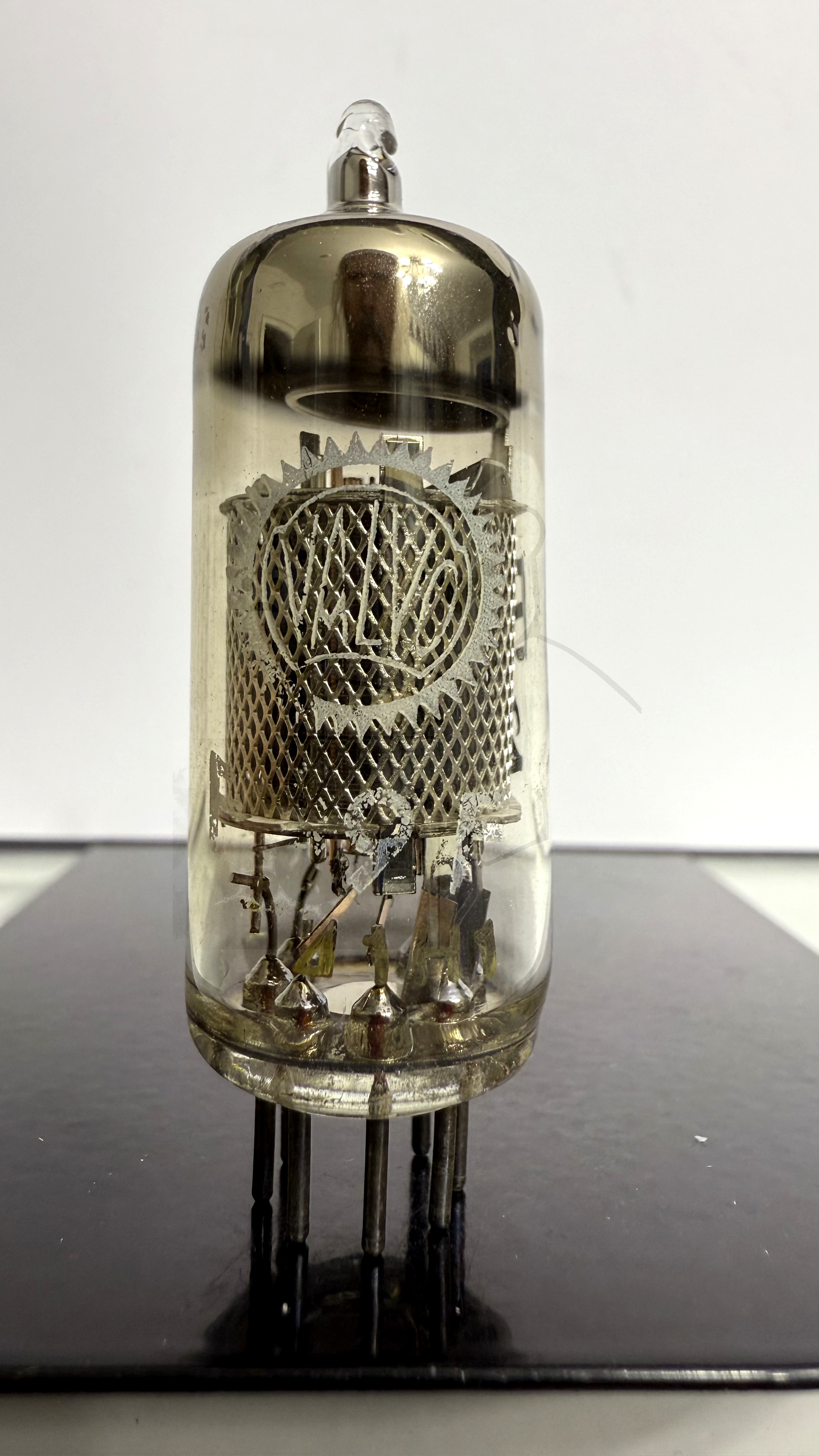 Röhre E99F #2570 Bild 1