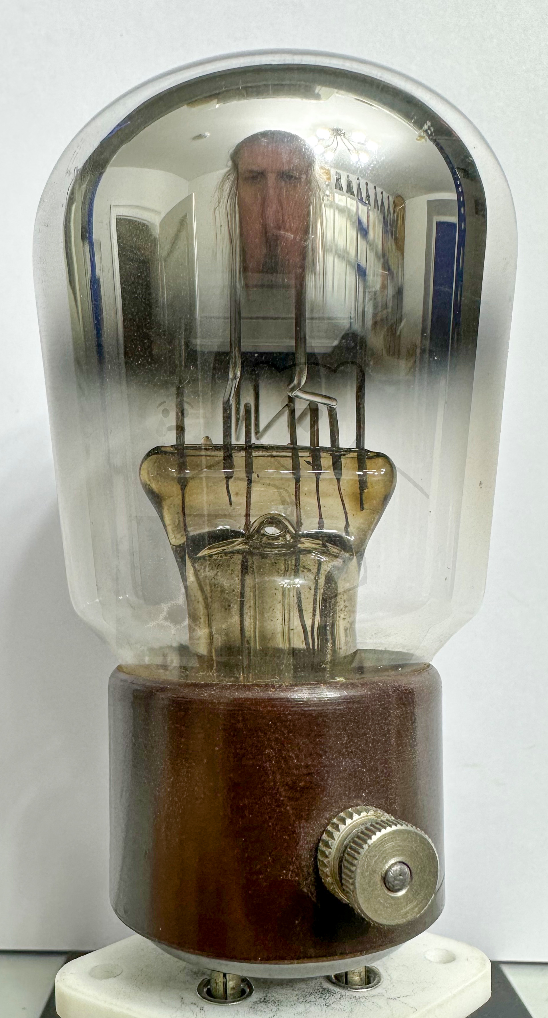 Röhre F215 #4558 Bild 1