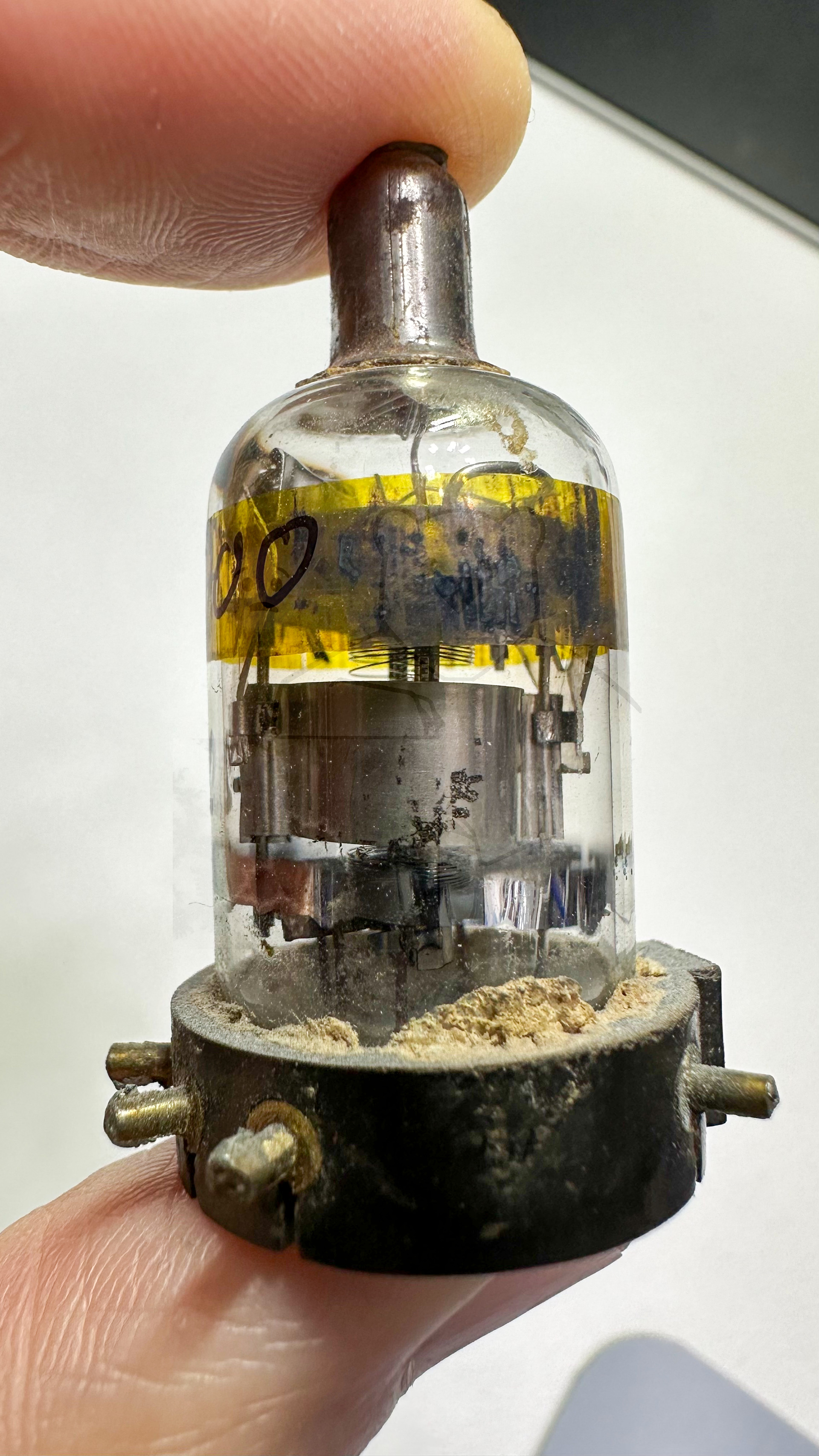 Röhre RV2,4P700 #0072 Bild 1