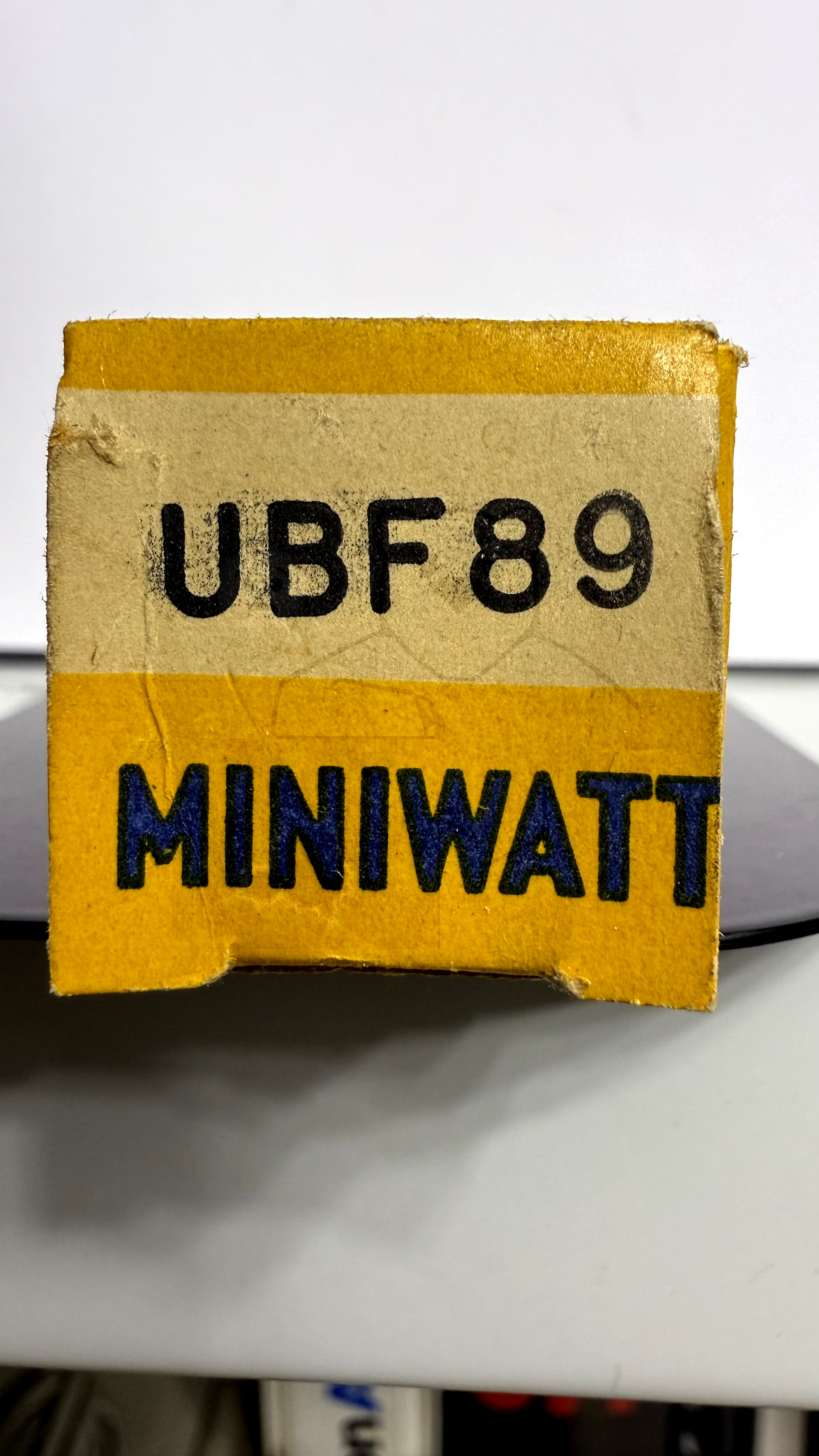 Röhre UBF89 #4147 Verpackung Bild 2