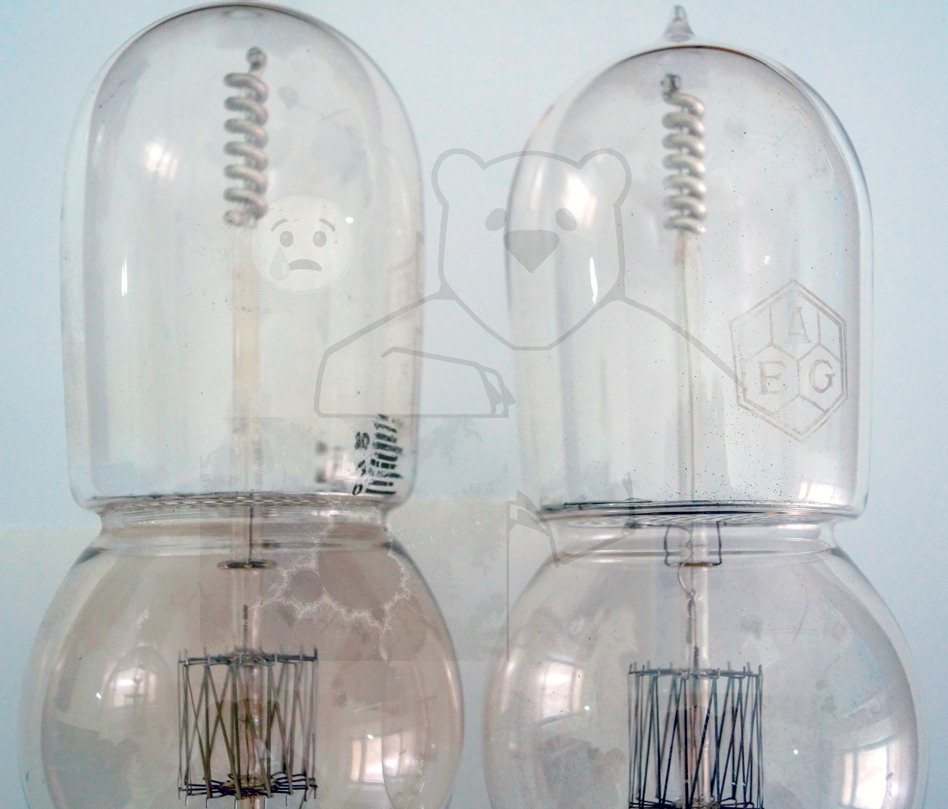 Vergleich zweier Original Liebenröhren Seriennummer 'Ss990' und 'Ss145' - Bild 07