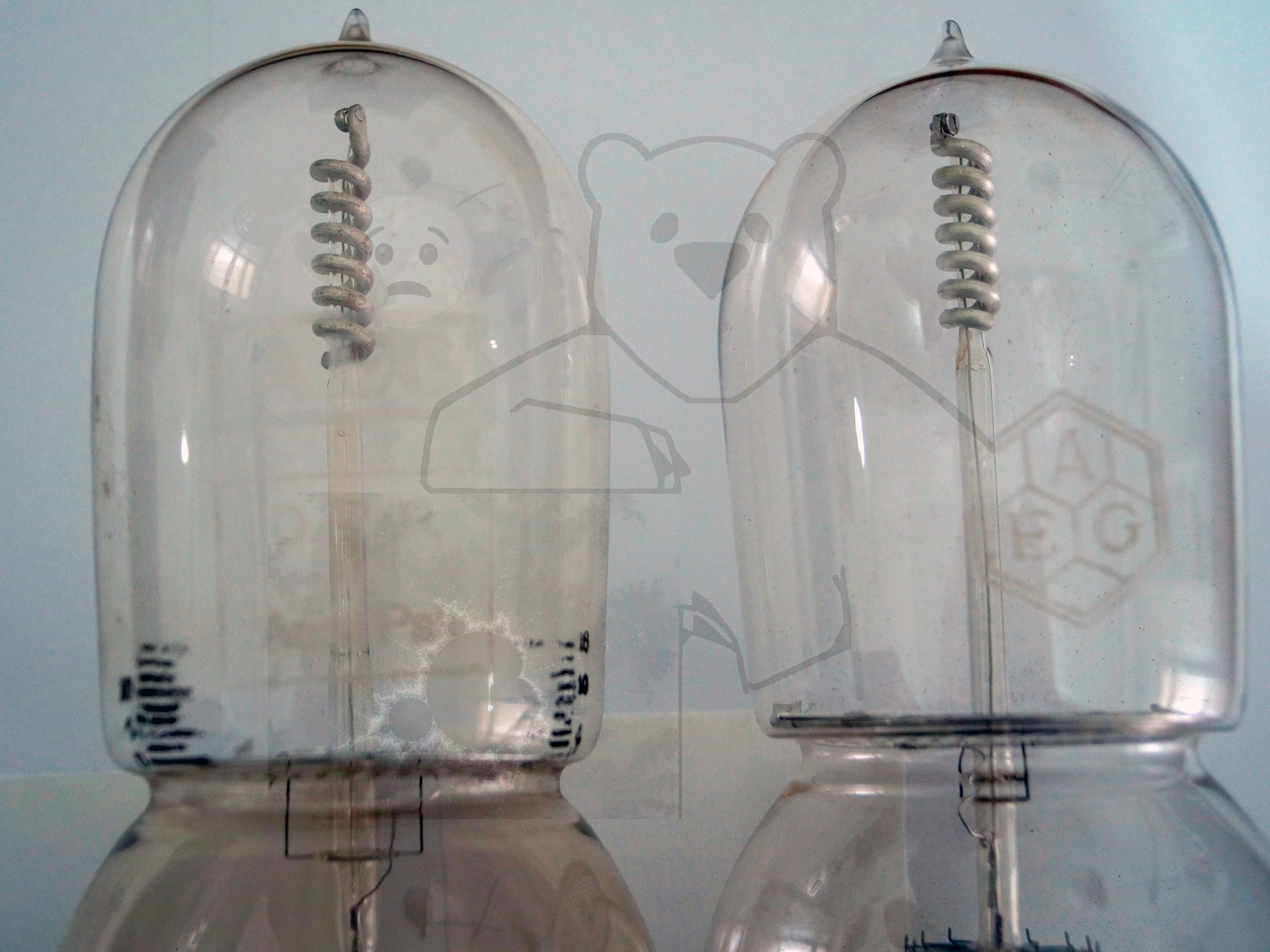 Vergleich zweier Original Liebenröhren Seriennummer 'Ss990' und 'Ss145' - Bild 11