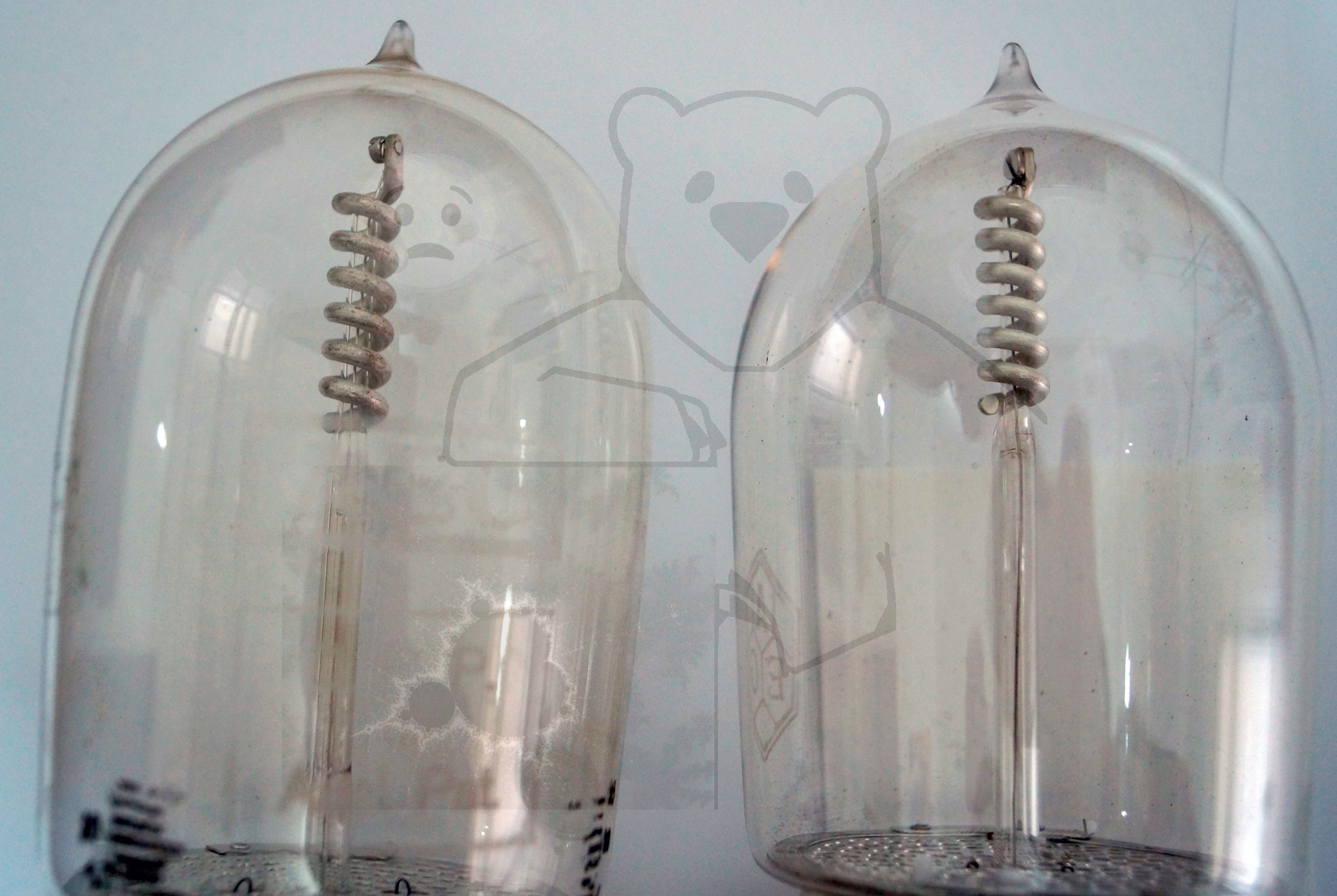 Vergleich zweier Original Liebenröhren Seriennummer 'Ss990' und 'Ss145' - Bild 17